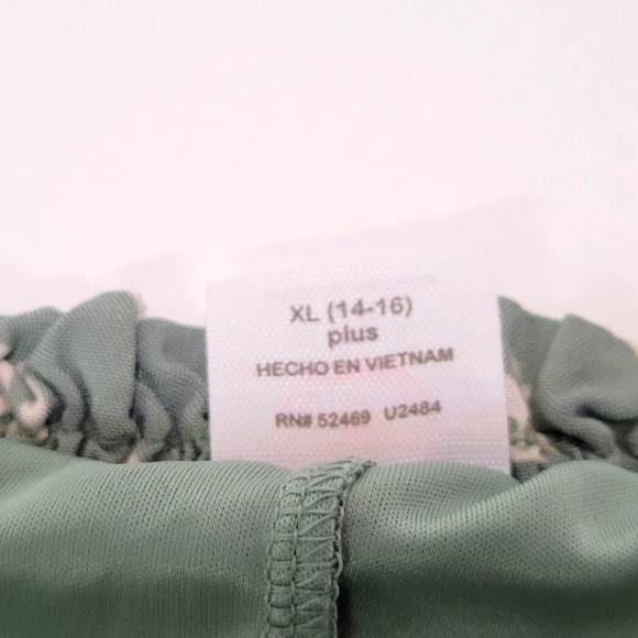 Girls XL 14-16 Plus Skirt New - Never Worn (plus size) soft green white - Picture 8 of 8